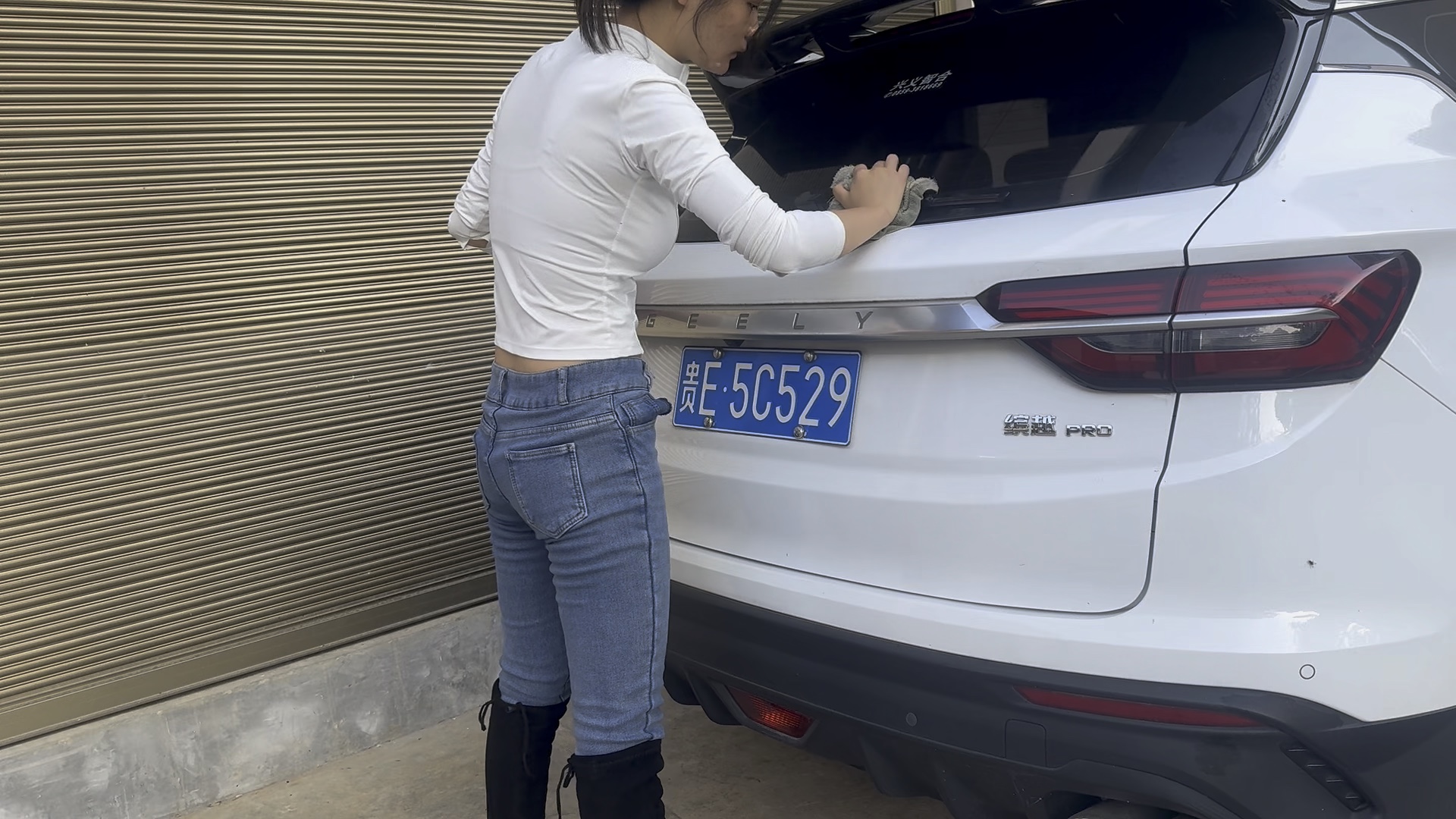 谁愿意来当上门女婿，有车有房有二十万负债，就差一个老公成家了