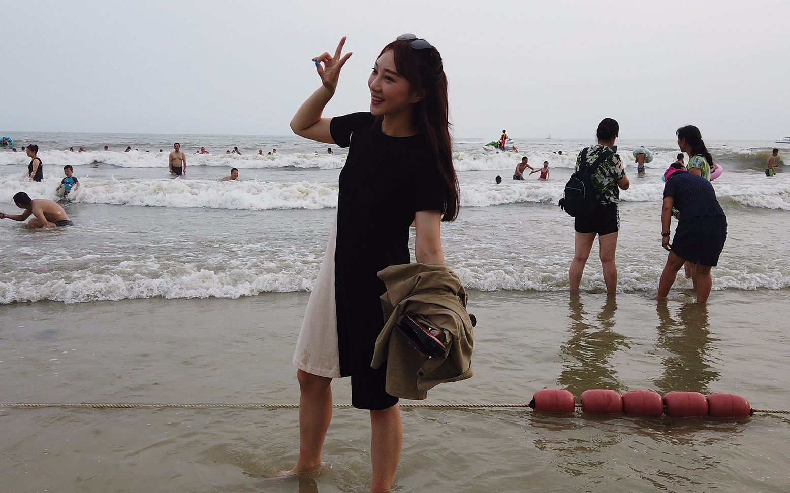 来北海银滩赶海处处是惊喜美女随处可见简直就是人间天堂呀