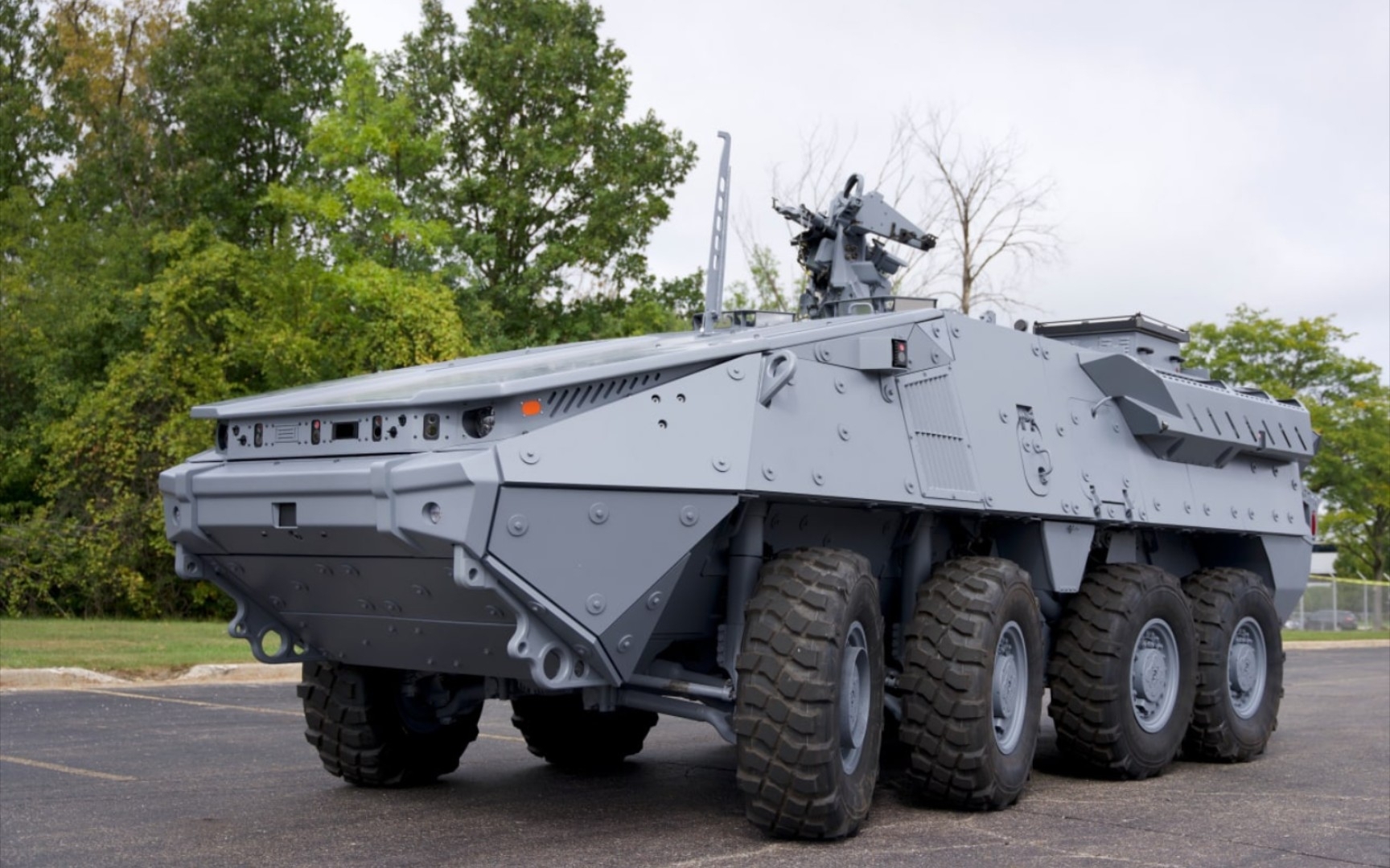 美国通用动力陆地系统公布了下一代混合动力轮式装甲战车（斯崔克X）的实车