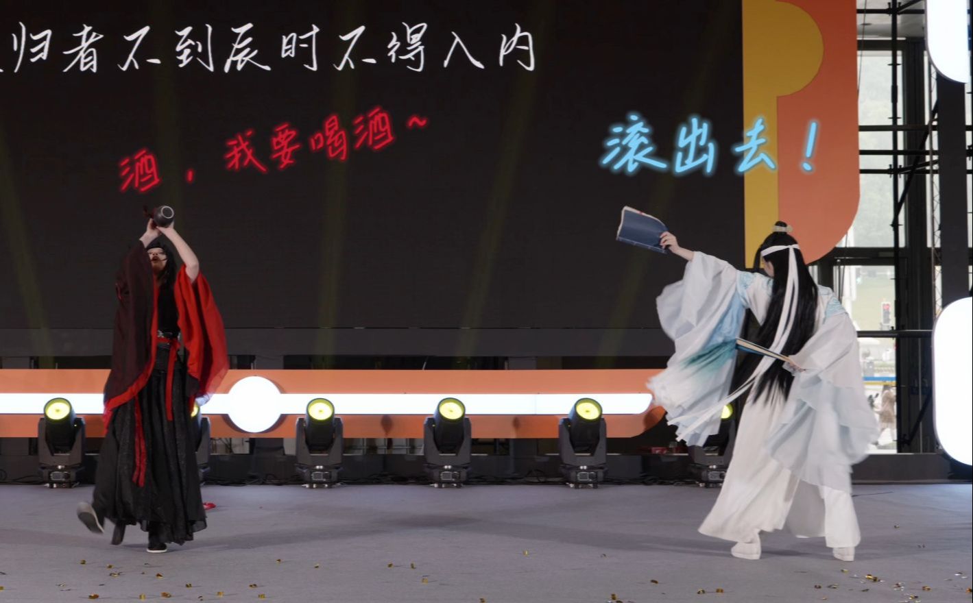 【何以歌】震惊！居然有两只大扑蛾子登上了重庆第十一届梦乡动漫展的宅舞比赛舞台|舞蹈翻跳