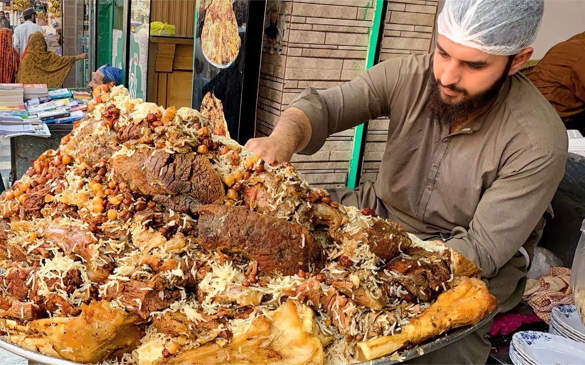 巴基斯坦白沙瓦美食，份量超足价钱实惠的手抓饭，每天卖出上万份