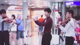 男生当舔狗的几种表现 ccf6ea9fd9ee63b26a47c4a0c8607ec5d57d3406.jpg@280w_158h_1c_100q.jpg