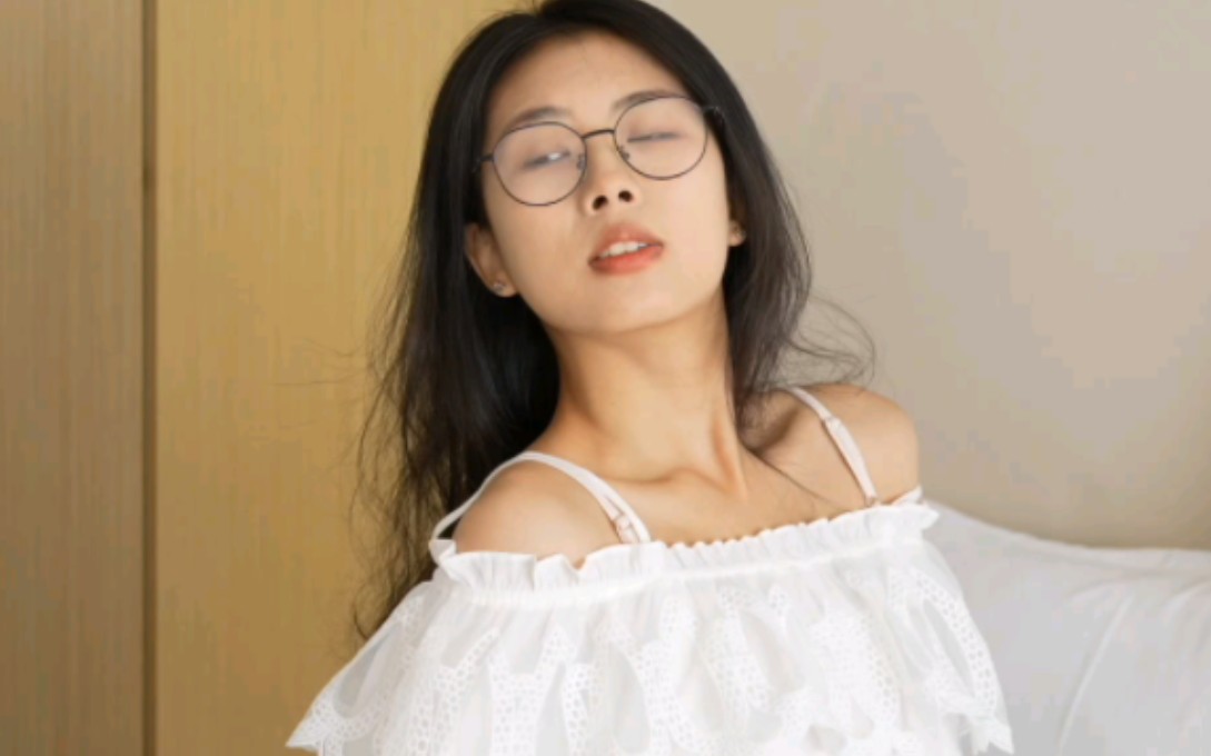 Creamy little shoulders. It's a real showstopper.