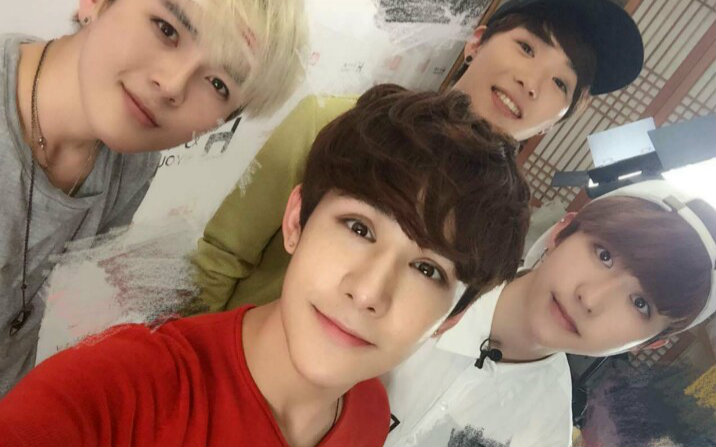 星动亚洲唱吧直播间