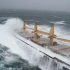 巨浪中前进：船舶在恶劣海况中的影像记录