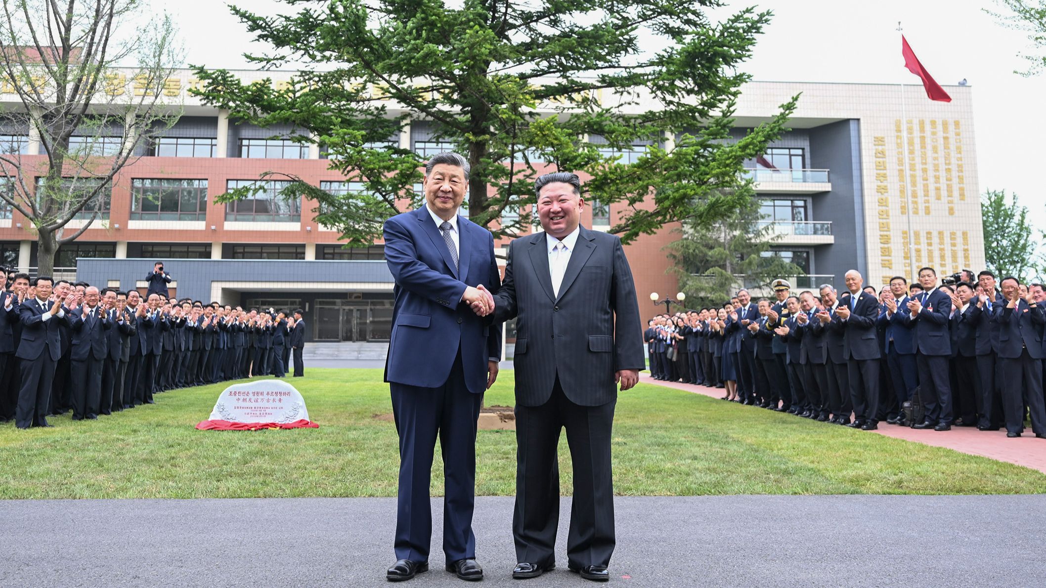 【现场视频】习近平参访朝鲜劳动党中央干部学校