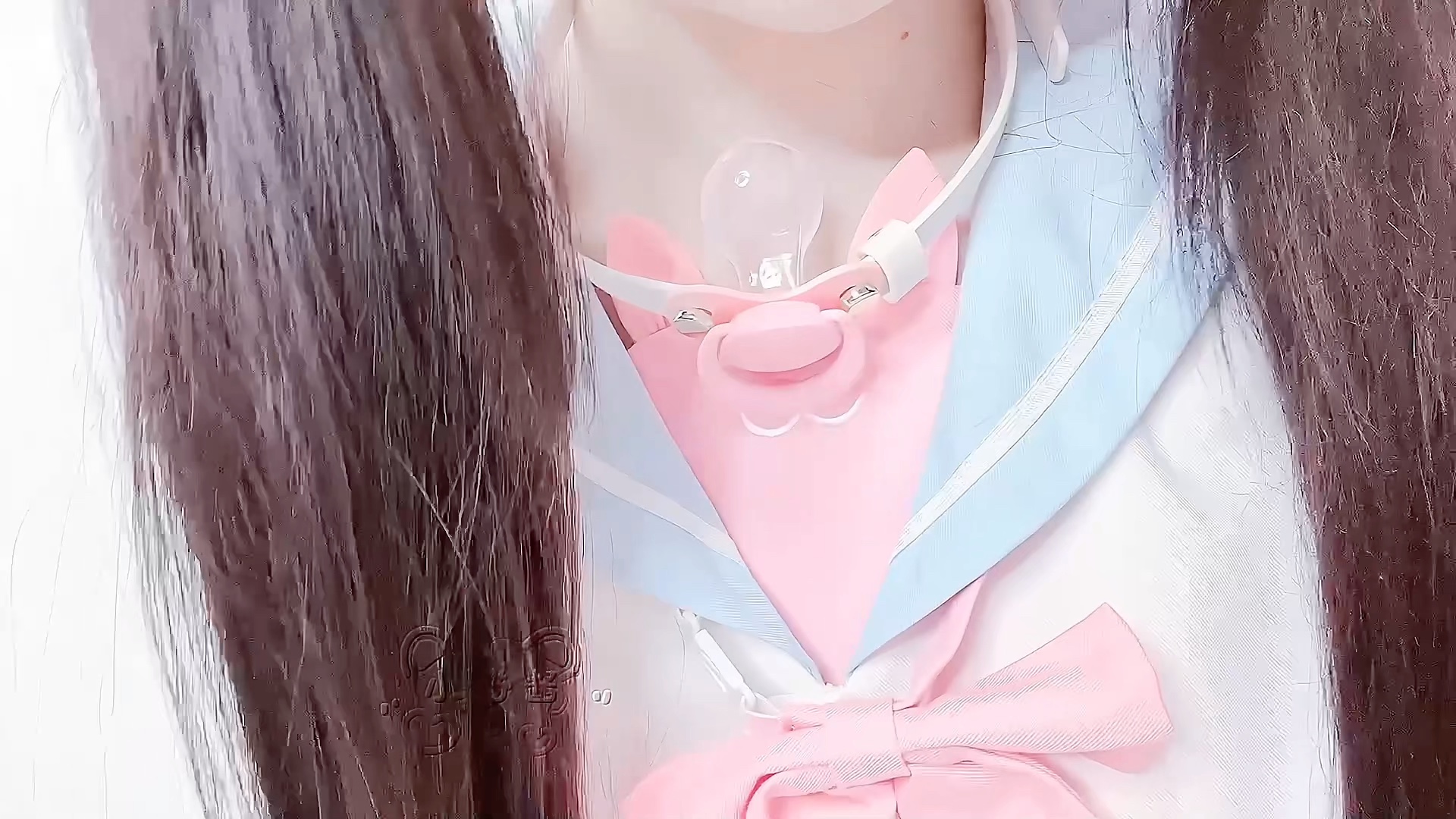 [Kitten Sauce Laurie] The video is packed, so feel free to gather around!