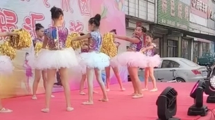 网上很火的舞蹈搞笑 cf14320411523df6cfdda51ab053c43dfea1c8b6.jpg@310w_174h_1c_100q.jpg