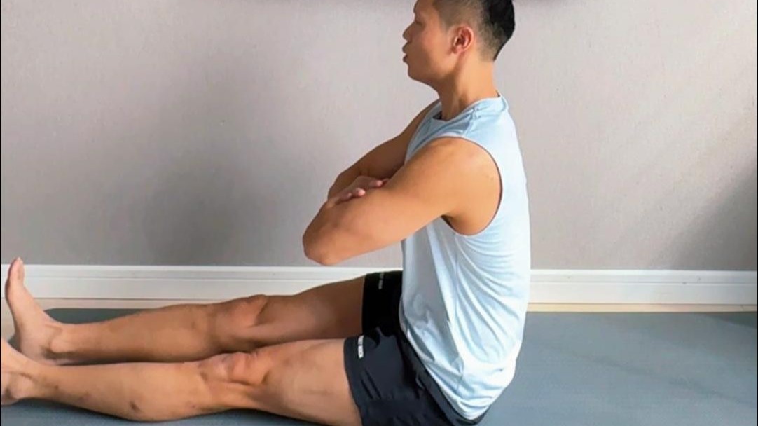 给久坐一天的老髋上上油 不停练髋跟练，睡前来一组