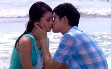 泰剧《最后的束缚 无尽的爱》33个吻戏甜甜甜