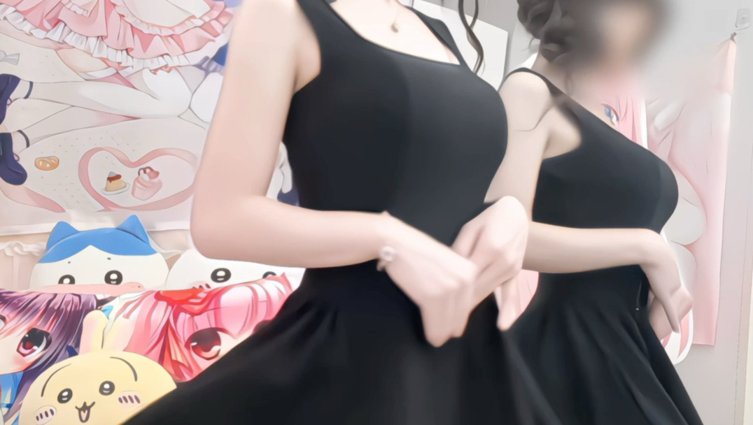 黑裙红底依旧权威