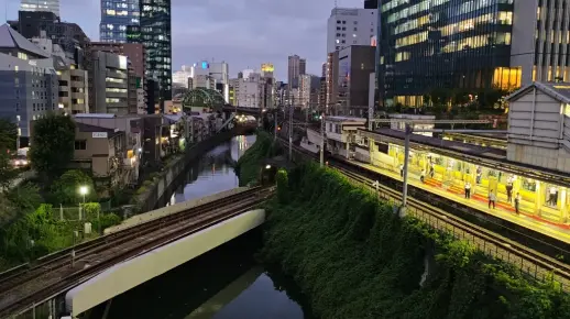 【旅行】御茶水站傍晚轨交三分钟