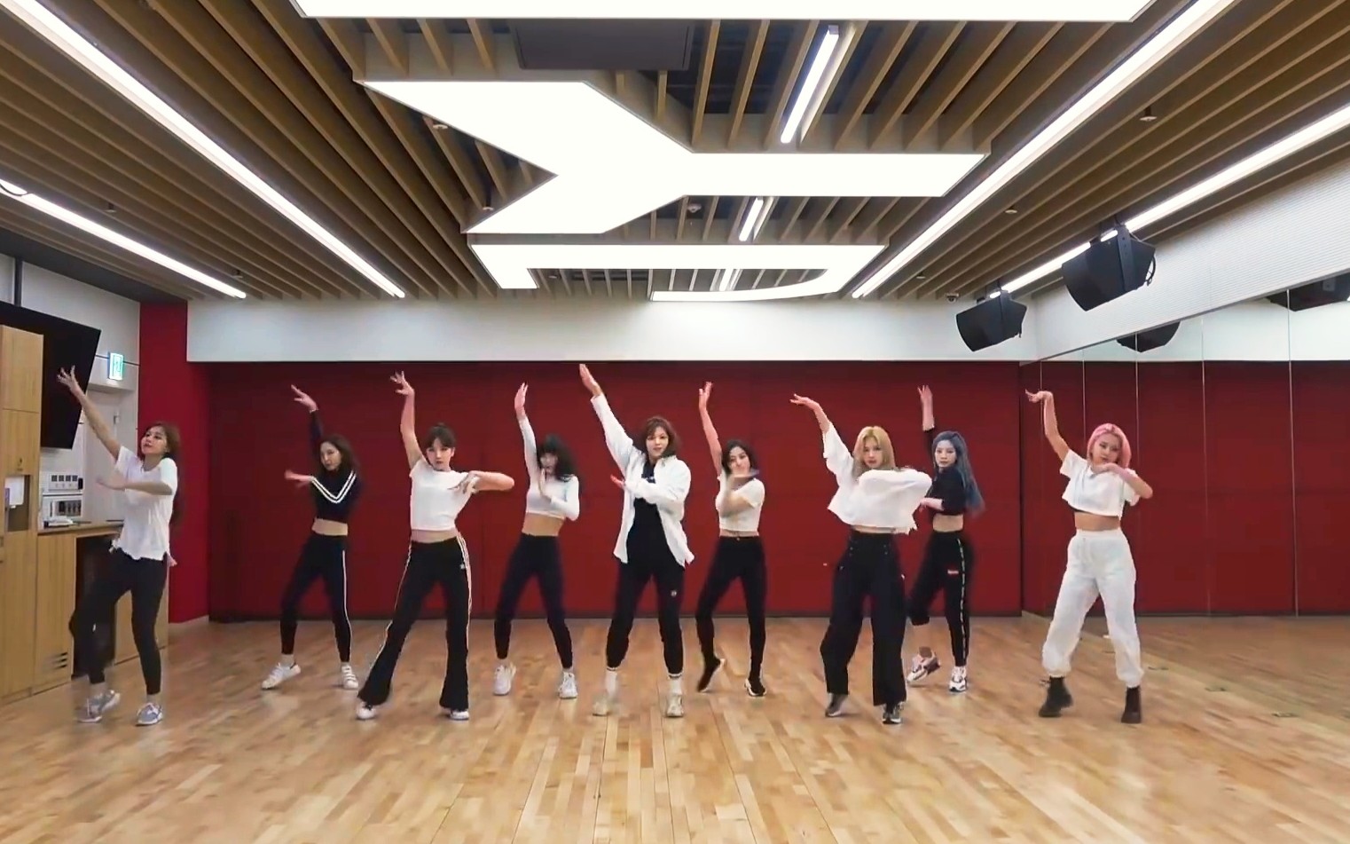 TWICE最新回归曲Fancy练习室公开