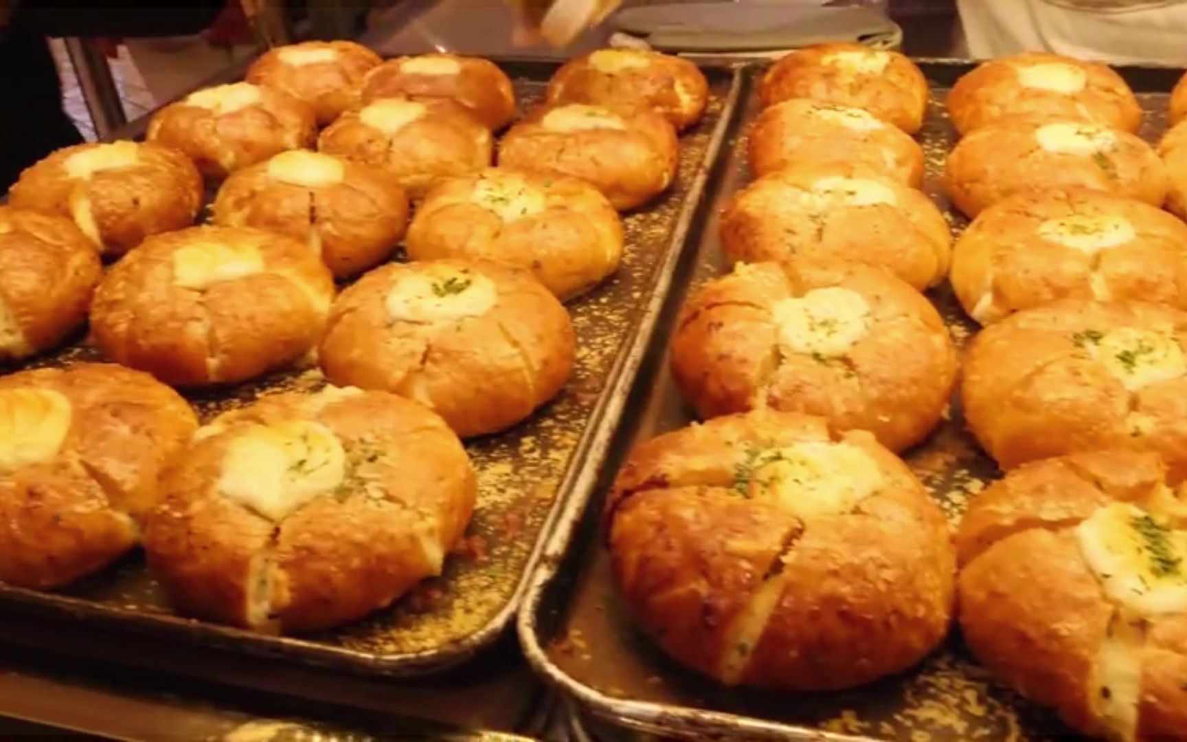 韩国街头奶油大蒜面包