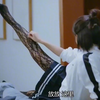 女孩在试性感丝袜，公公突然回家，这下难忍