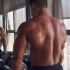 肌肉猛男运动员背部训练，这流汗的肌肉身材让你动心了吗？