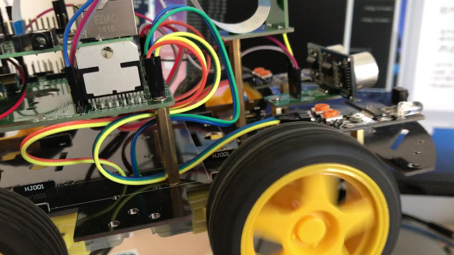 1、树莓派智能小车视频教程 树莓派小车底盘安装