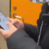 母亲带六岁男童进女卫生间引起热议
