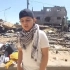 火遍全网！“巴勒斯坦Eminem”男孩在战争废墟前说唱