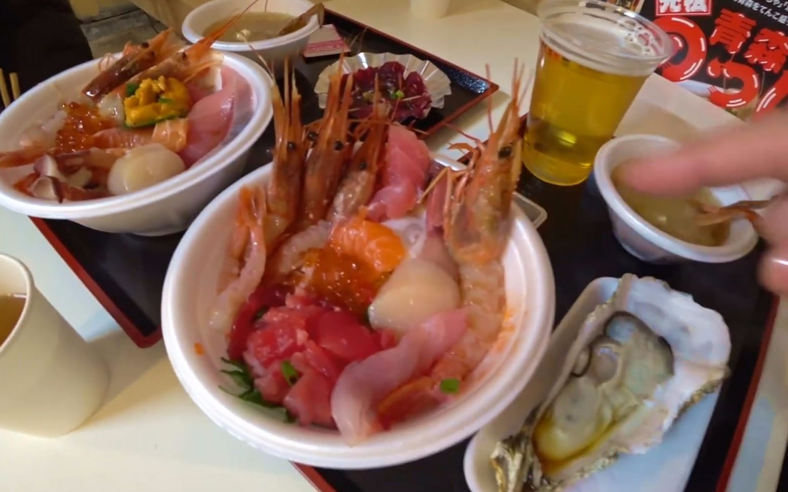 【啤酒怪】日本青森海鲜市场的自选海鲜饭~北海道的下面就是青森~