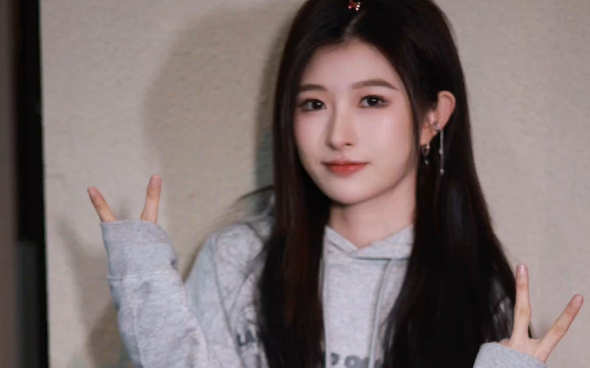 Wen Ruoqi's "Running Wild Day to Night" 231115 "Out and About" Focus [4k60p].