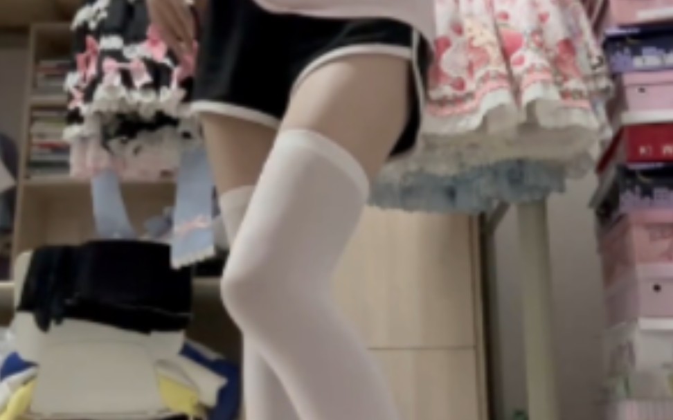 Reward your white silk knee-highs