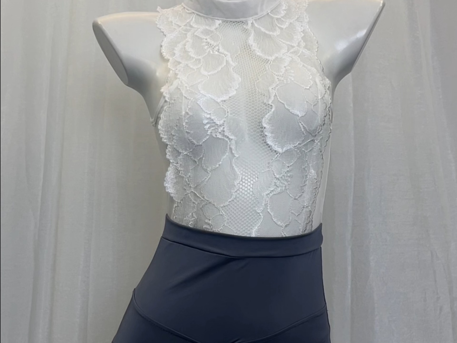 喵喵拳战衣分享｜保守蕾丝包臀裙～