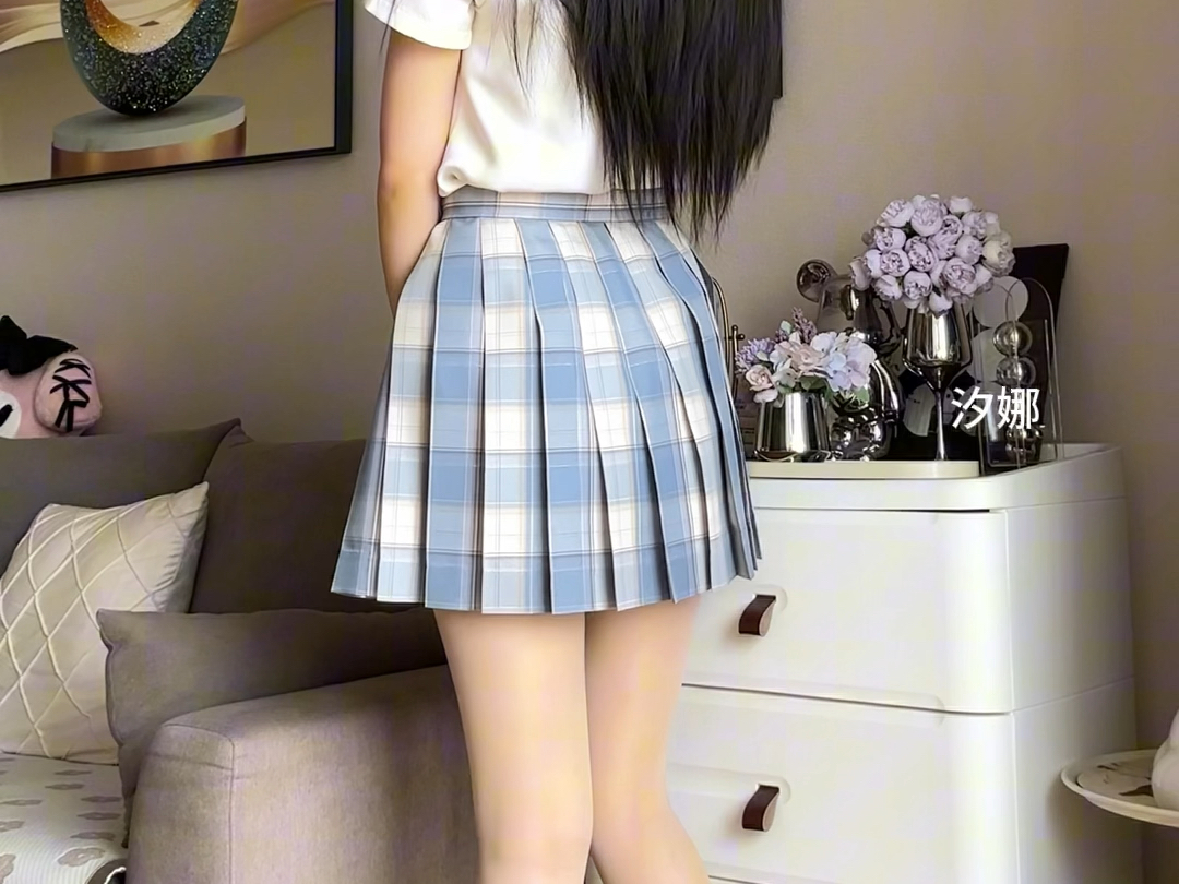 He's 172 and wears a jk uniform.