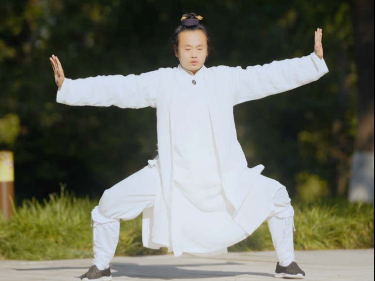 道门养生秘诀，撑劲拔骨疏肝理气。每天坚持一组。