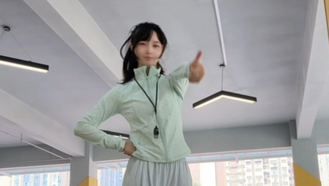 体育老师下班后…