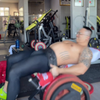 花背肌肉大叔高弹练腿直播