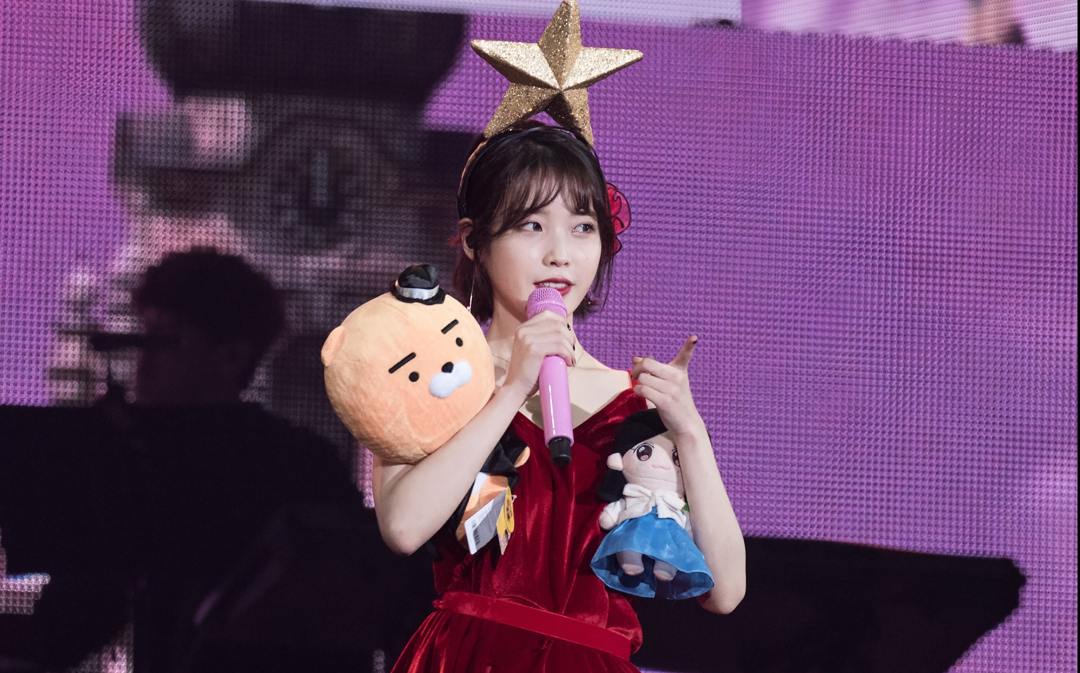 161204iu首尔演唱会演唱《好日子》