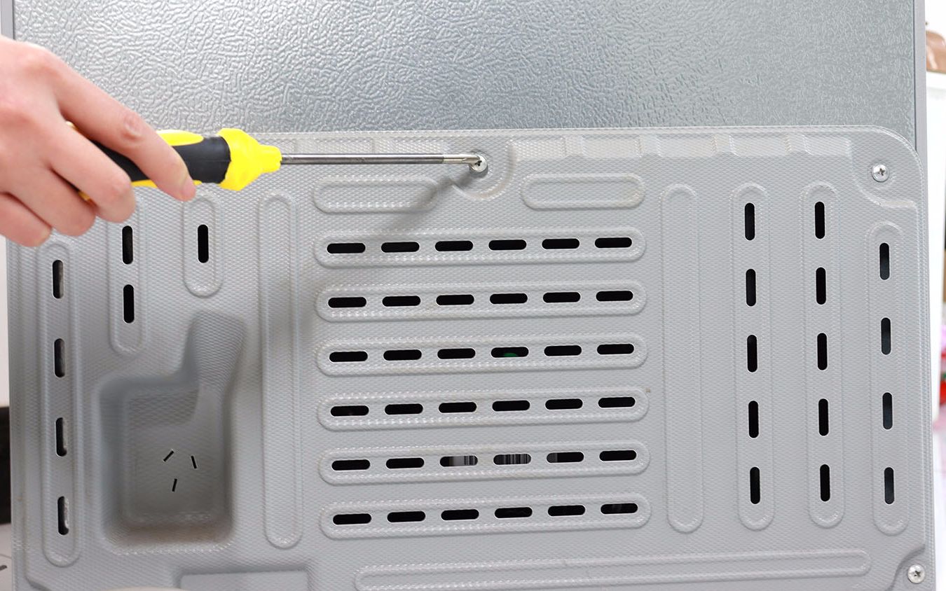 冰箱挺干净，为什么总闻到异味？打开一个小机关，冰箱再也不臭了