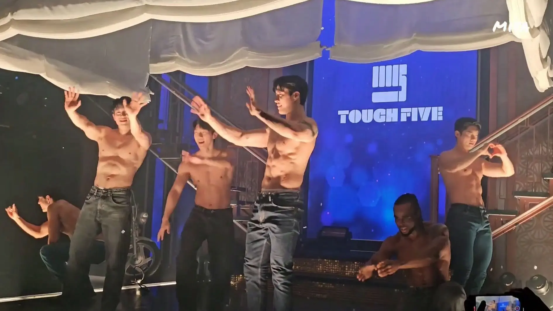 仅限女性观赏的肌肉直男秀