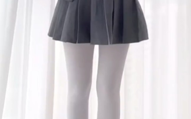 You can always trust white cotton pants.