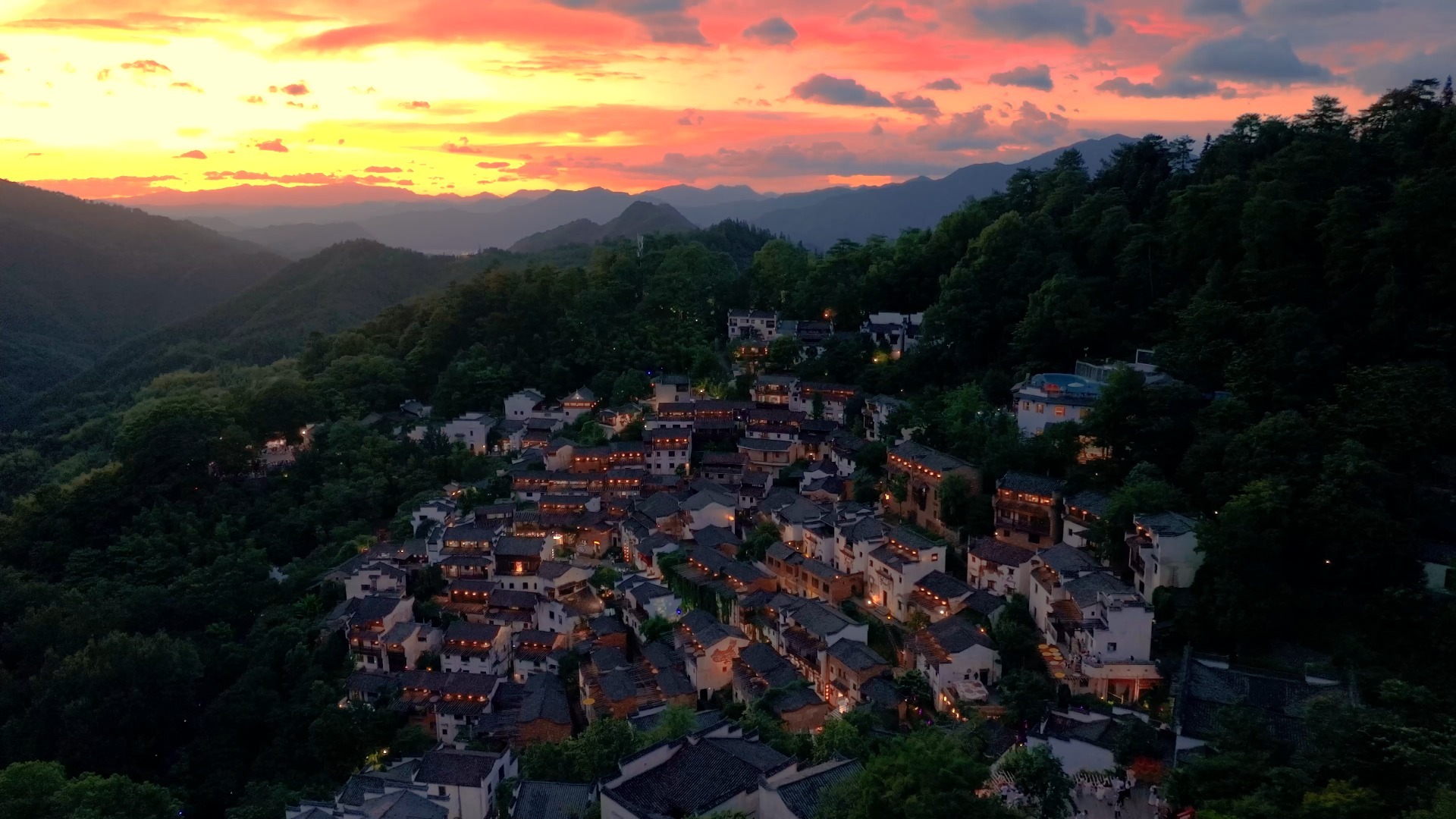 晚霞烟火人间，篁岭的浪漫，晚霞收尾。