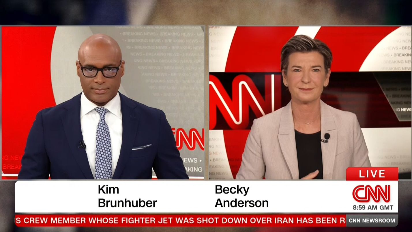 CNN-News/2026/04/05 | 美伊紧张局势升级：美军飞行员获救争议与霍尔木兹海峡危机