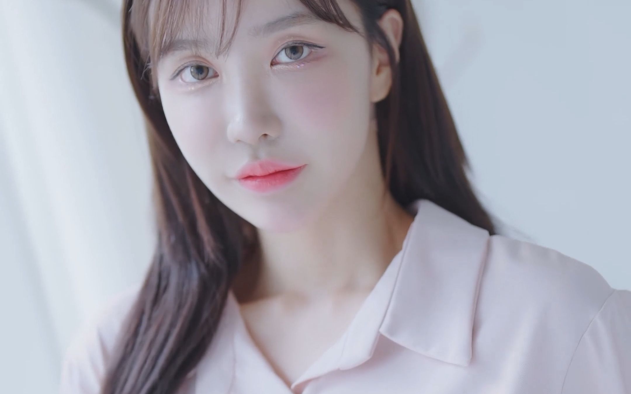 Miss KYUL's pink ruffled skirt outfit