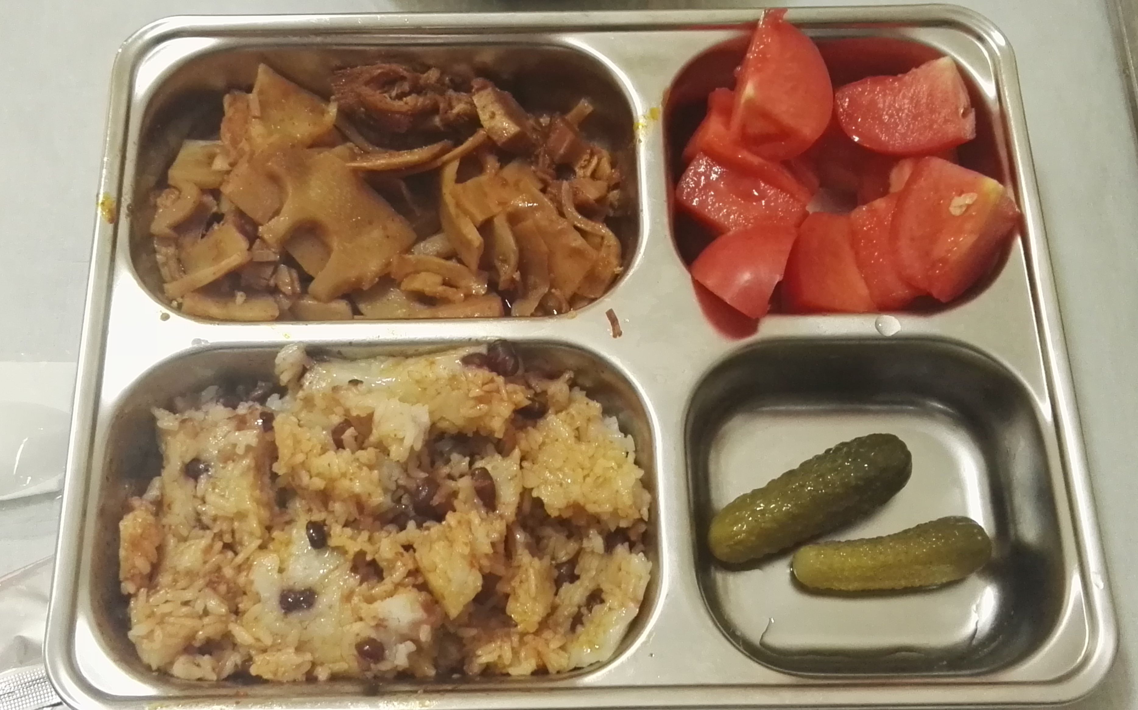 军粮试吃(有回锅肉:解放军kt07组合食品午餐