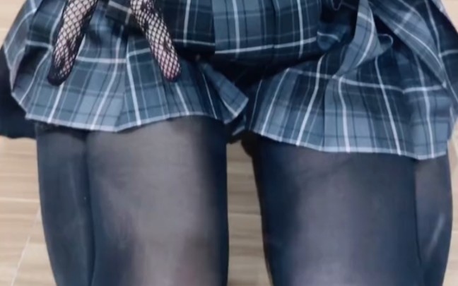 Do the po-po's prefer pure white or black?