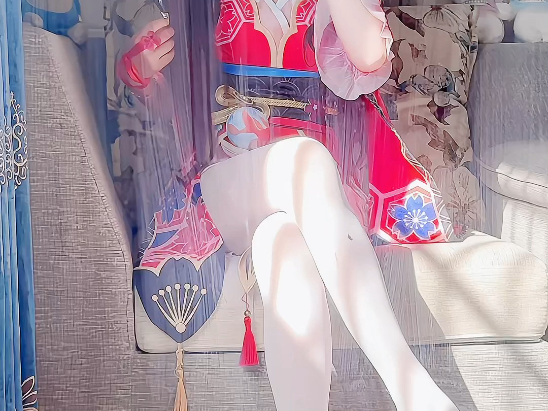 Flower Fire White Silk Feet