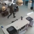 荷兰博物馆梵高名画被盗监控曝光 窃贼用大锤砸开玻璃直接取走