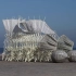 好怪哦，荷兰艺术家制造的“风力仿生兽”，依靠机械原理和自然风力移动前行
