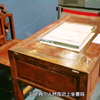 鲁迅先生当年刻“早”字的书桌终于见到啦亲眼看到后觉得不可思议
