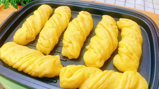 玉米面粗粮花卷，不要直接下锅，教你一招，暄软香甜好消化，真香