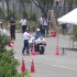 日本美女交警驾驶大排量摩托车技术精湛完成考试