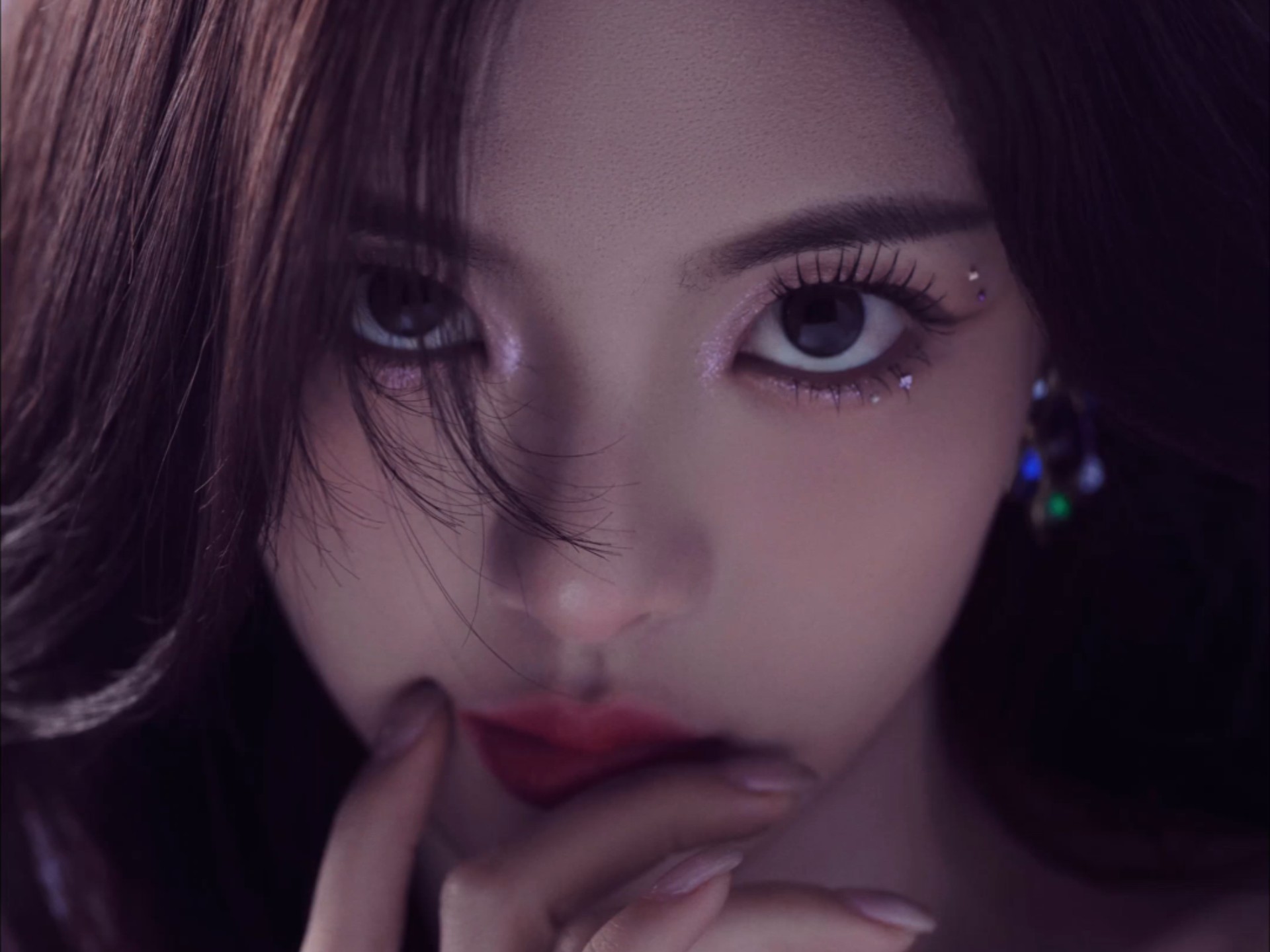 杨超越怼脸盯～挑战