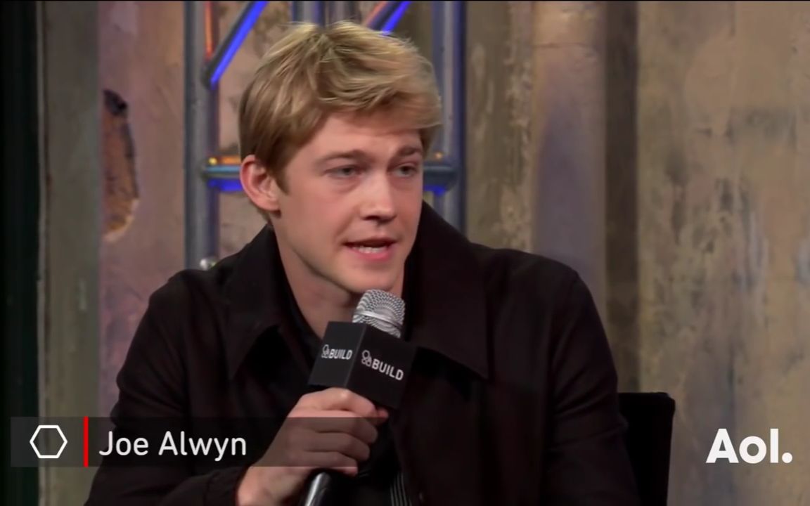 【采访】比利林恩的中场战事 纽约aol build采访 李安 joe alwyn 乔