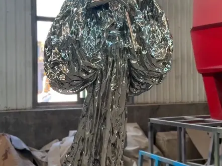 《不锈钢铸造抽象雕塑》