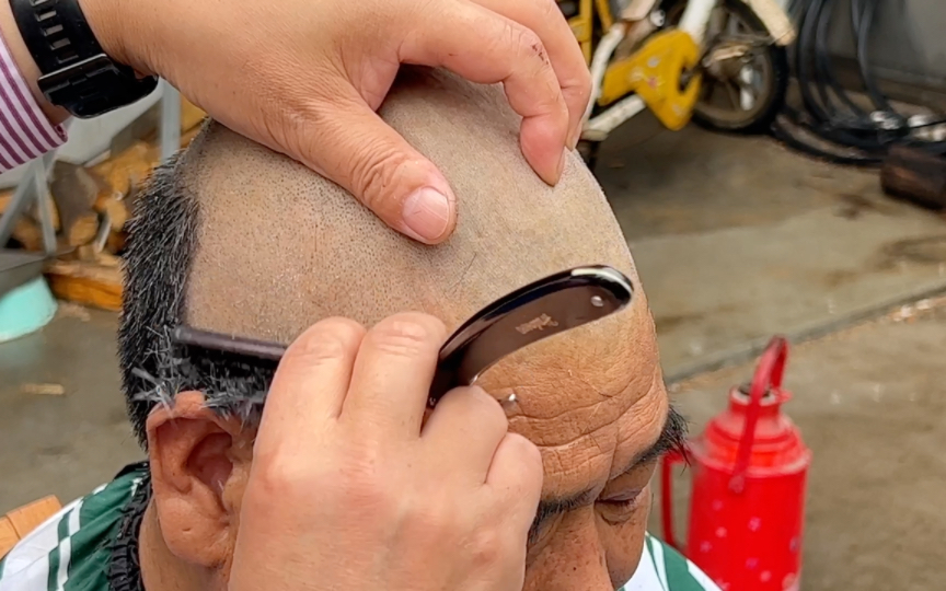 中国最牛的剃头匠二十多分钟的超长剃头修面视频给你答案